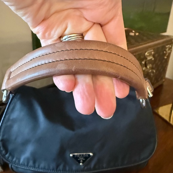 ❤️💗PRADA Black Tesduto snd Saffiano Leather Shoulder Bag💗❤️ - Picture 7 of 17